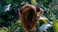 Karen Gillan's Midriff Plot – Jumanji Trailer 1