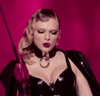 Taylor Swift – Boobs In 'Look What You Made Me Do' Music Video