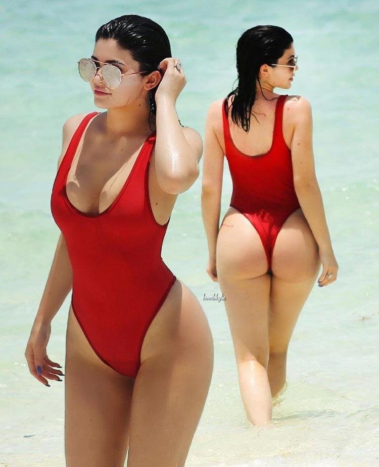 Complete view of that famous red swimsuit
