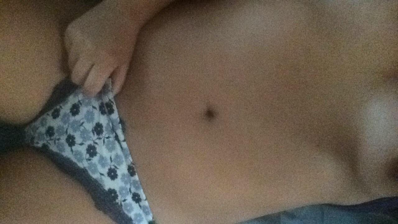 What do you guys think of my belly button?