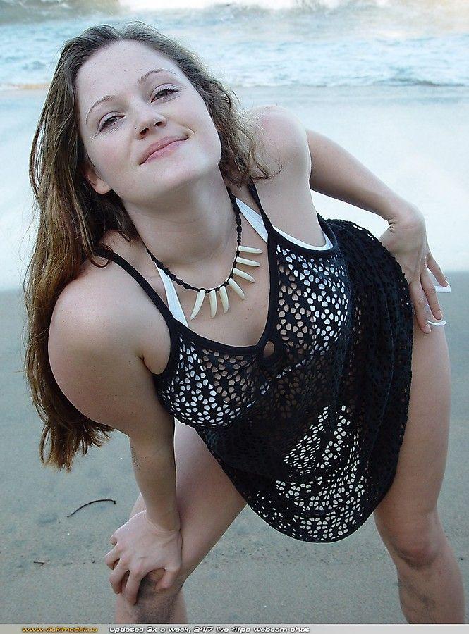 Pictures of Vicki Model getting naked on a beach