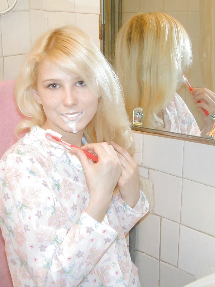 My collection 7 : blonde in the bathroom