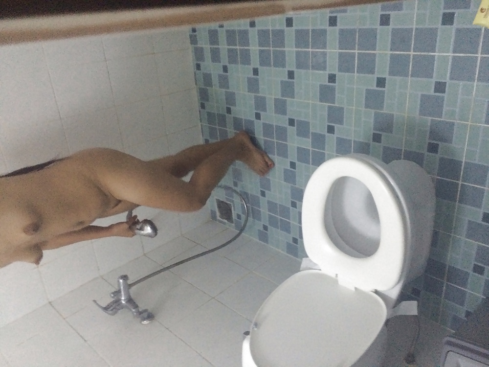 Vietnamese Hooker in the shower -