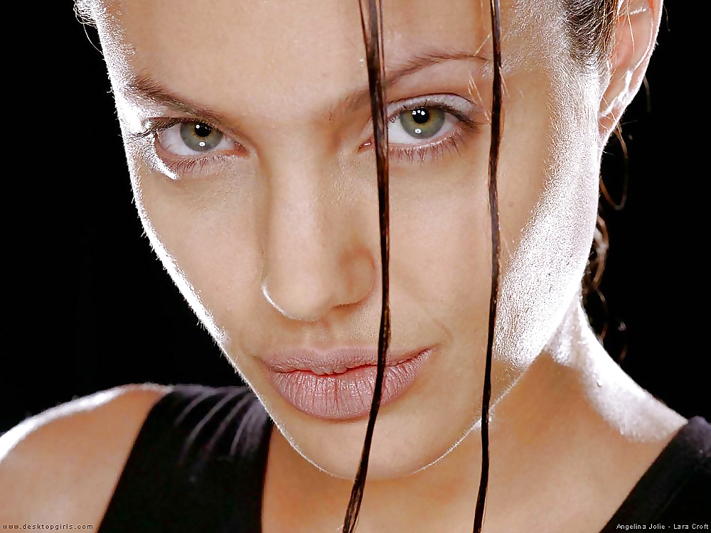 Angelia Jolie - Lara Croft