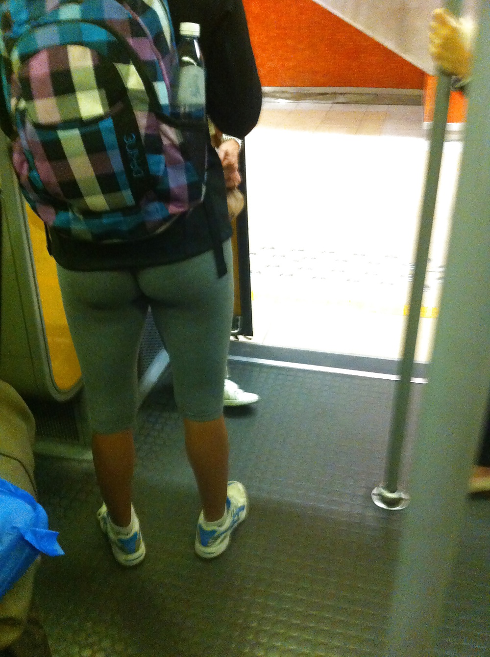 Best fucking ass i ever saw in the metro