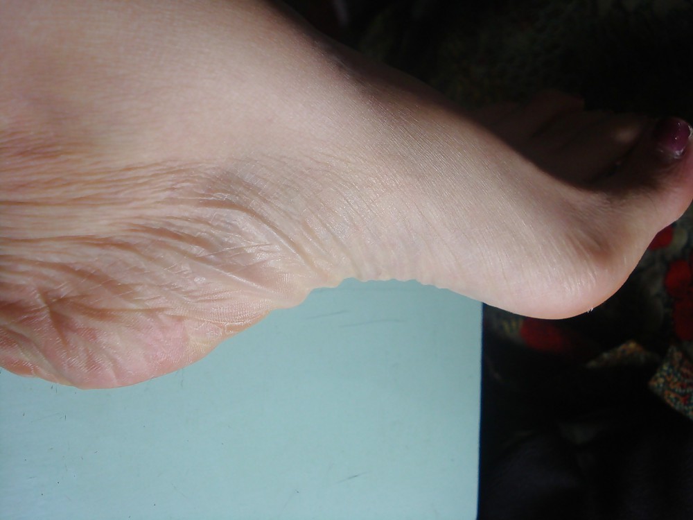 Asian feet and foot fetish. My chinese girlfriend's soles!