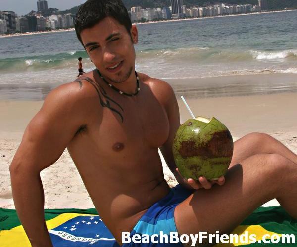 Sexy amateur hunks posing in their trunks on the beach