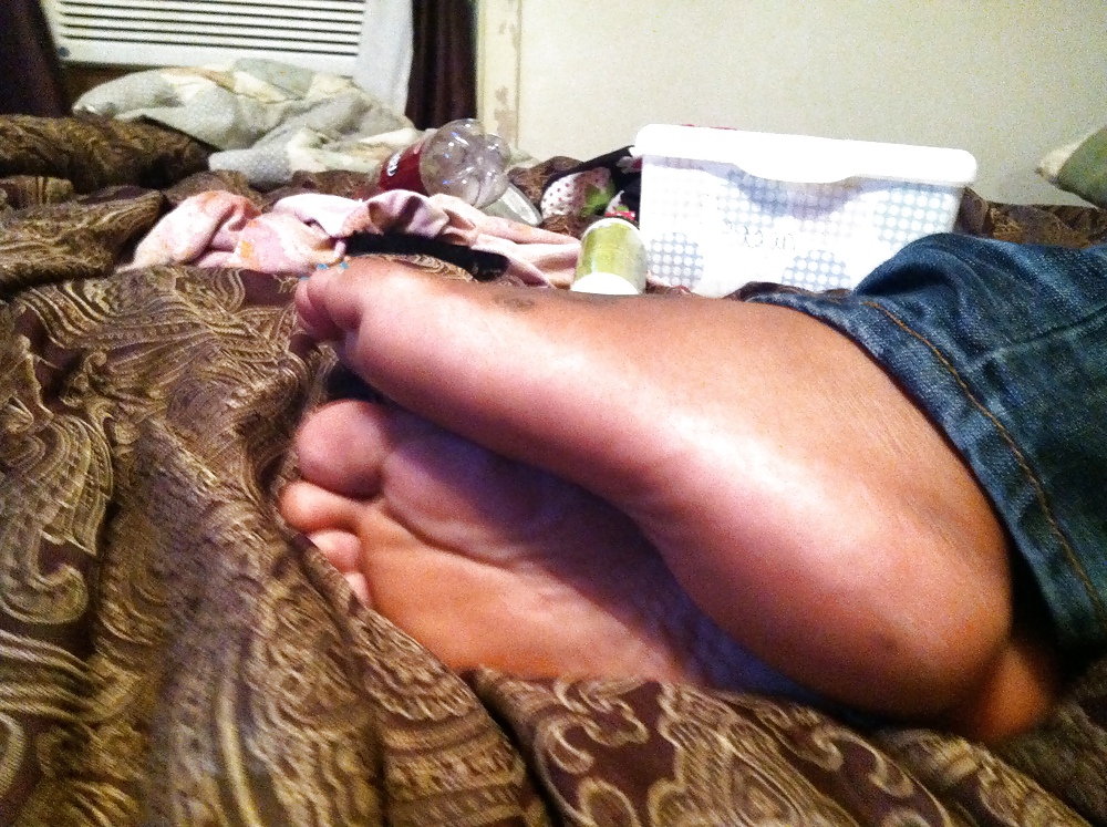 Pics of Raven's Toes and Feet