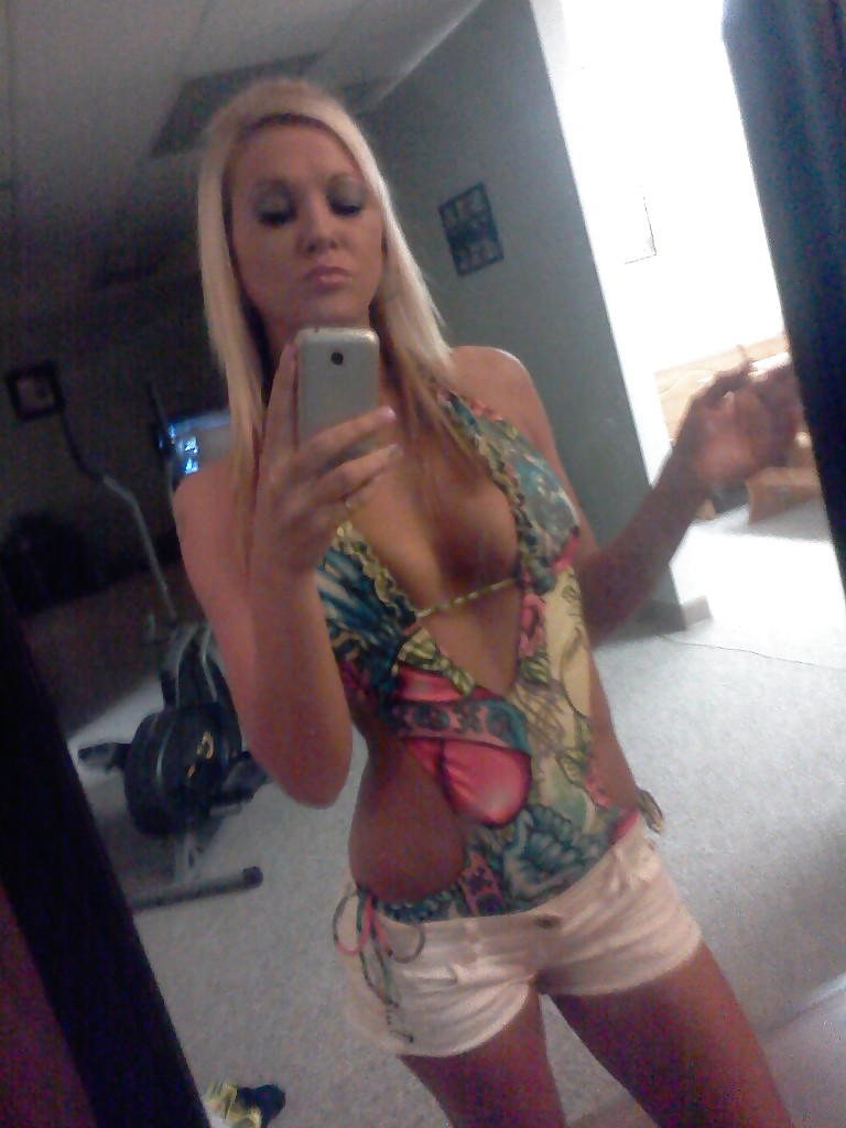 busty blonde stripper selfie