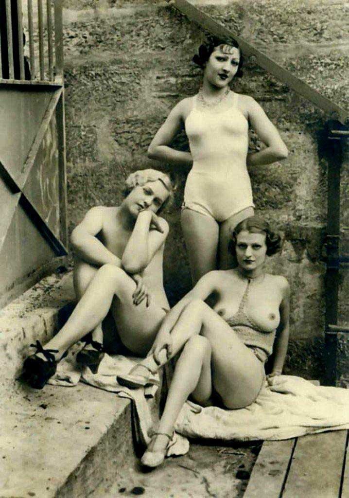 Retro flappers girls with ideally shaped bodies nastily posing
