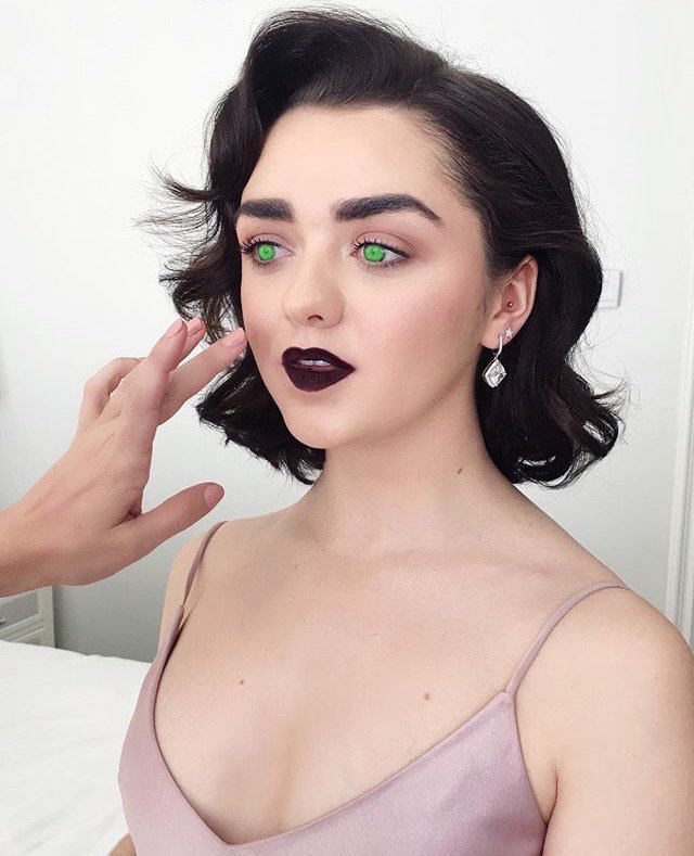 Maisie Williams Hypnosis Short Story and Manip
