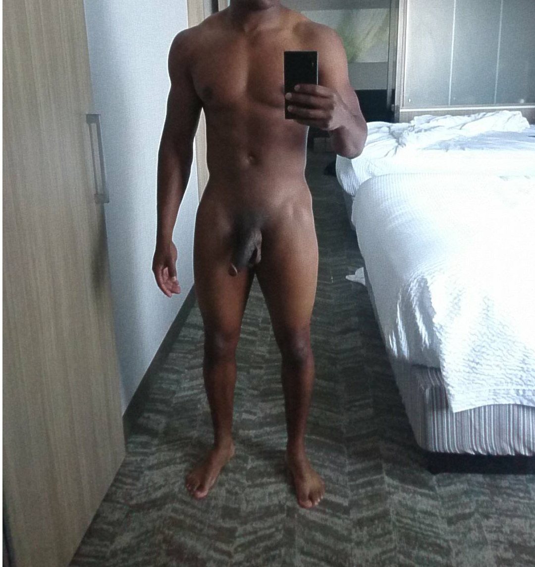 [M] 27, 5'7, 150 lbs, I've gained 40 lbs in the last 2years. Finally beginning to feel comfortable with my body. I still have a long way to go, especially lower body. My goal is to weigh 175-180 by 2020! Also pm me for snapchat name!