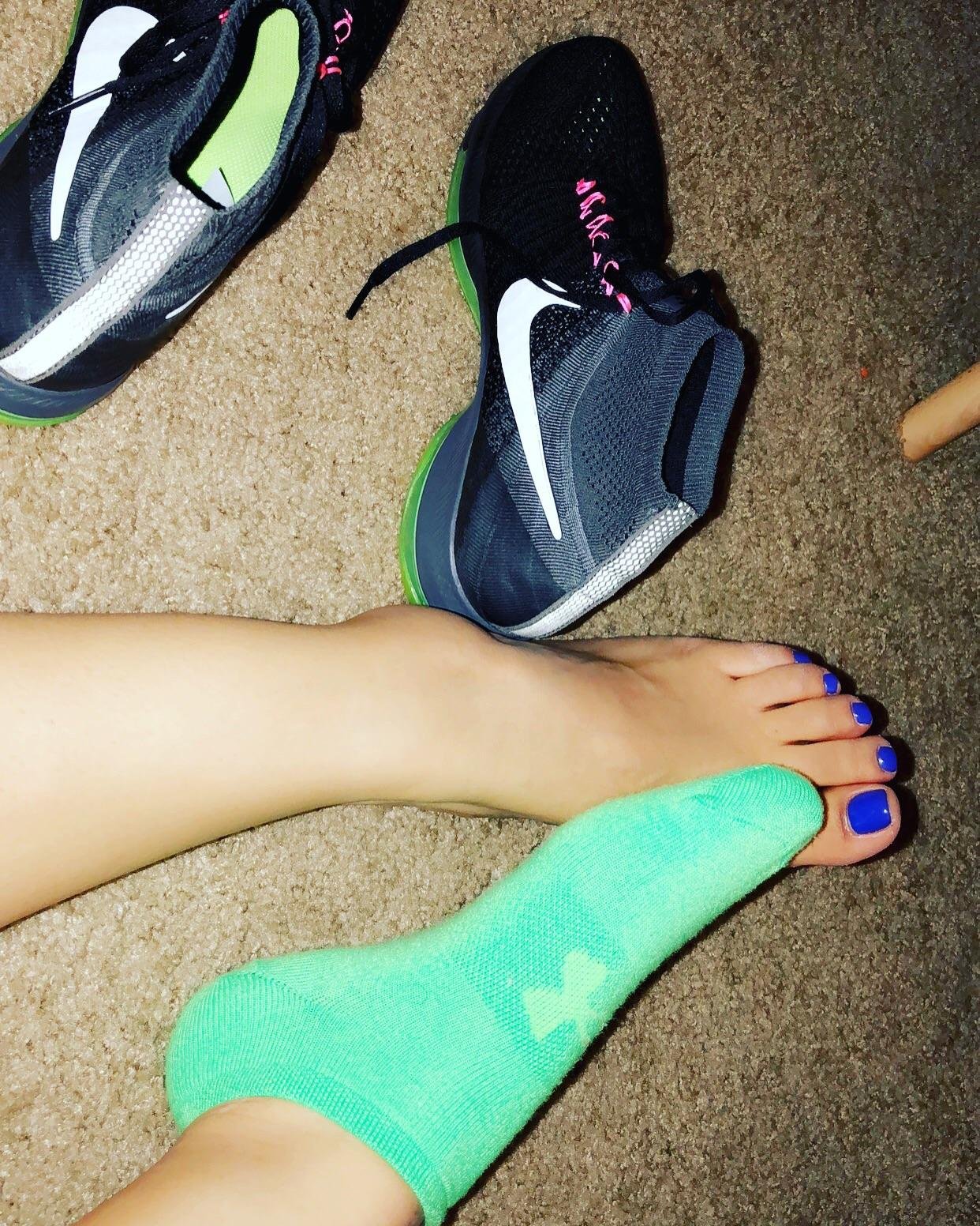 These pretty feet love to workout
