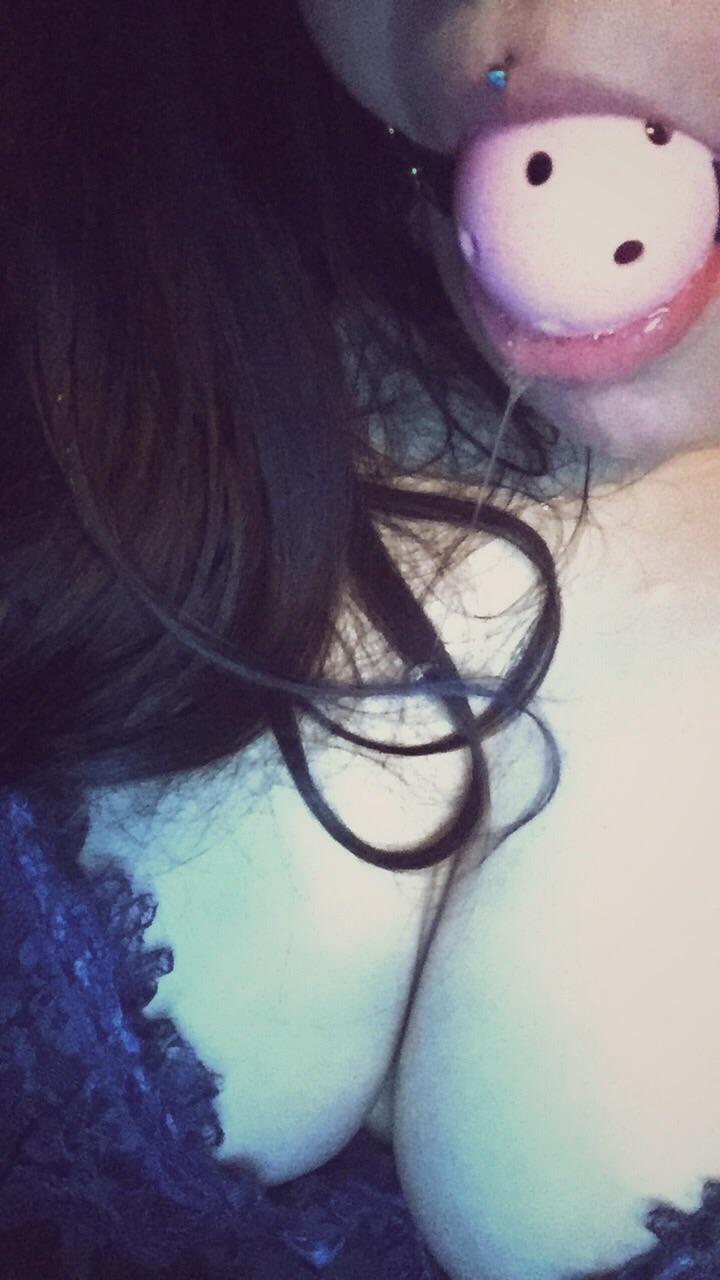 Y’all made me [f]eel welcomed last time so here’s a gagged photo WITH drool. Hope y’all have a good night 