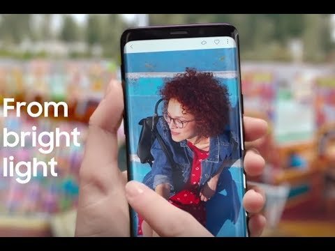 Is she in the new Samsung Galaxy S9 Tv Commercial?