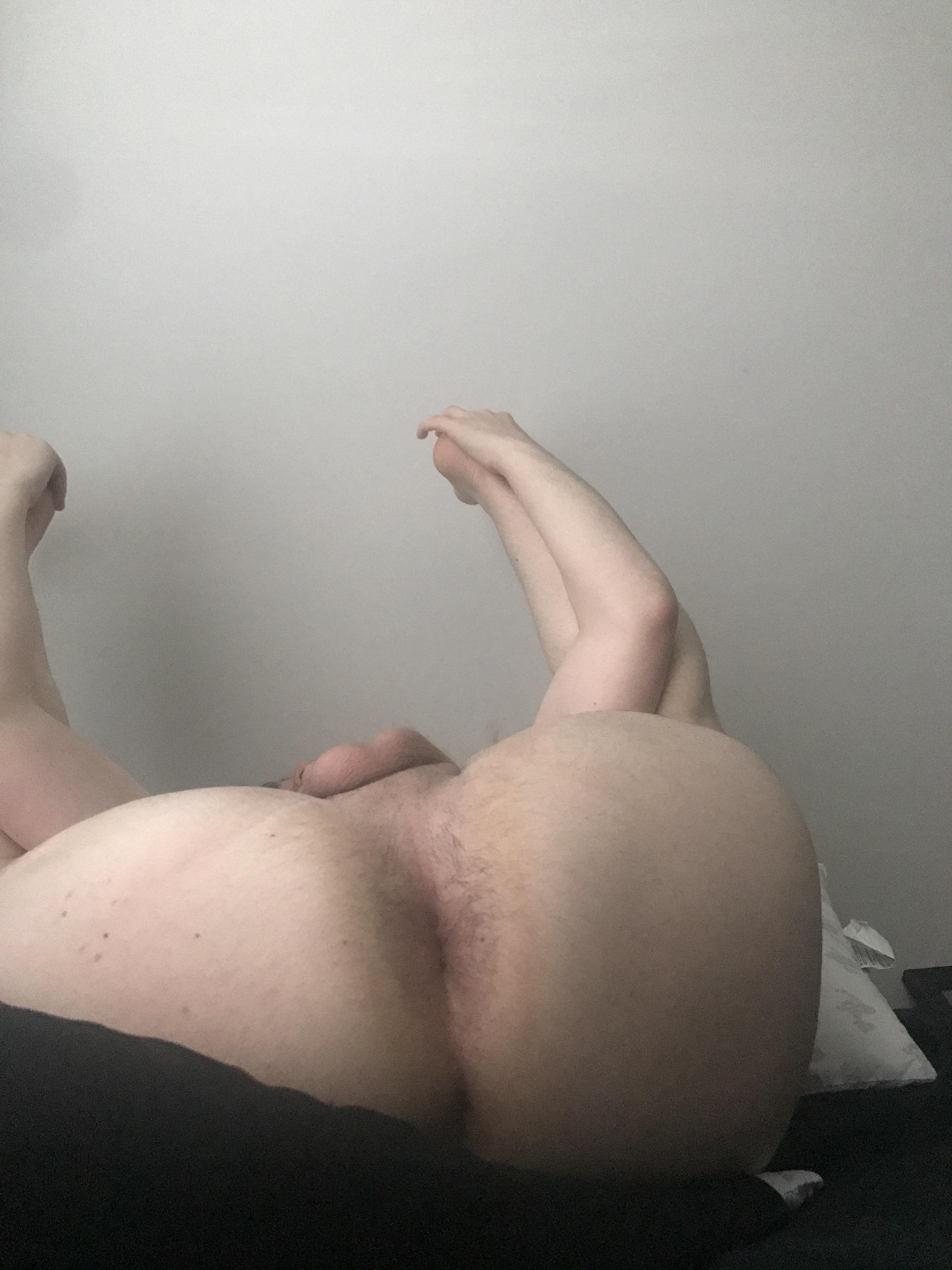 I don't know how to take an ass pic, how's this one?