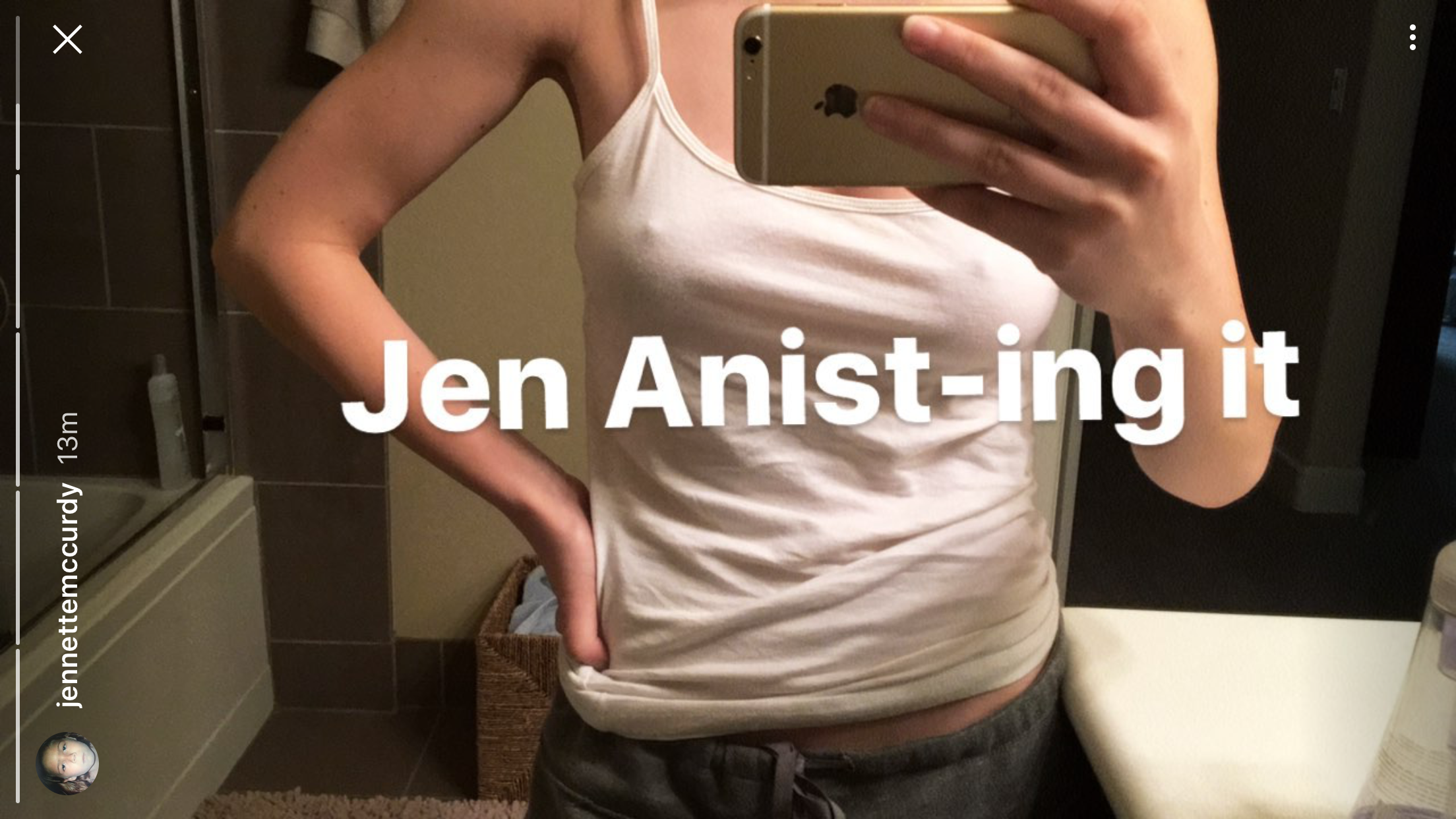 Jenette McCurdy doing a Jennifer Aniston tribute