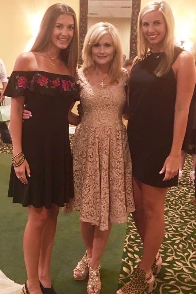 Sexy mom or daughters?
