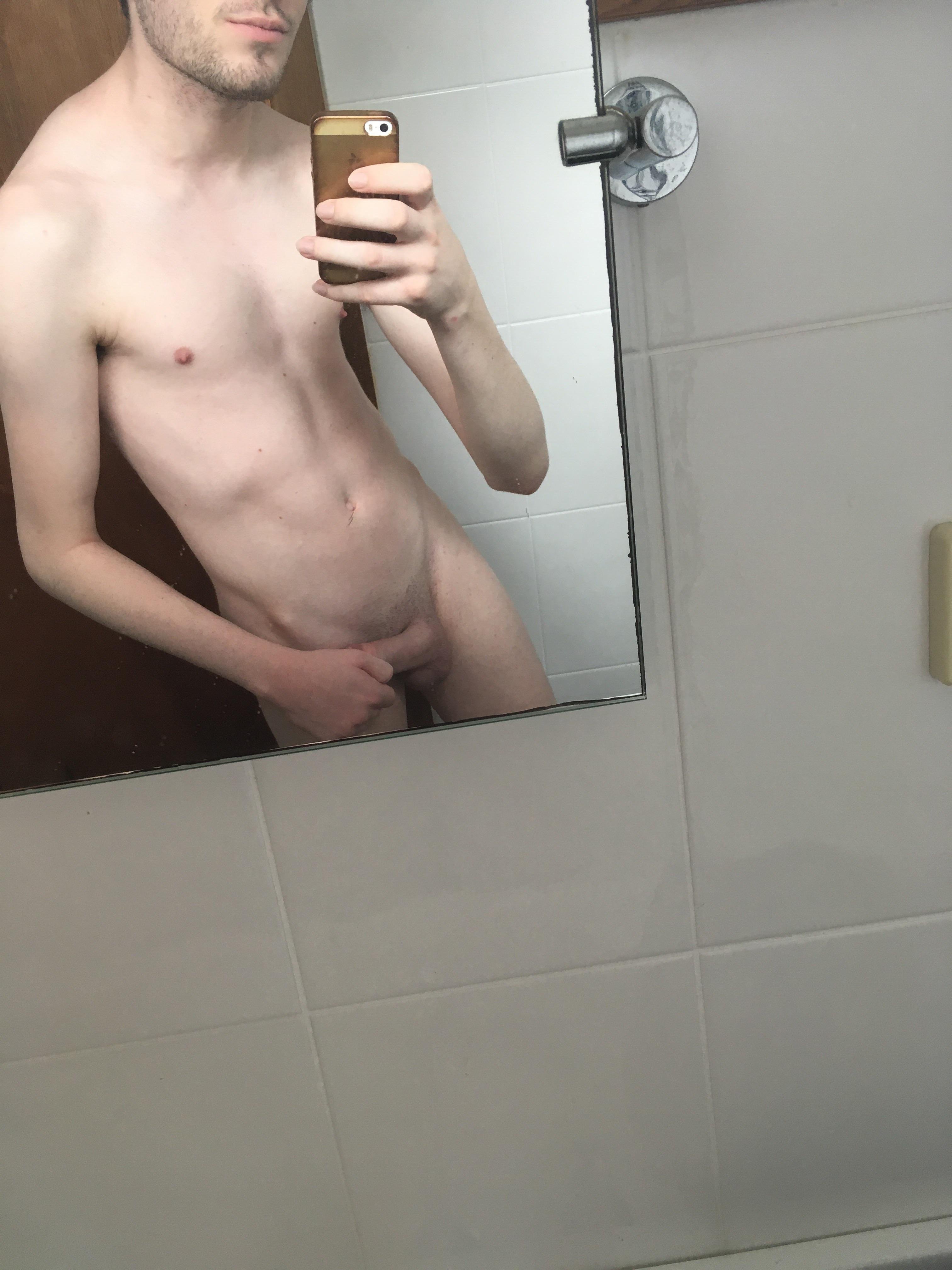 M4M 18 Australia. Just got out of the shower, wanna get dirty again? Snap: harry_bates99 looking for muscular/toned/athletic guys