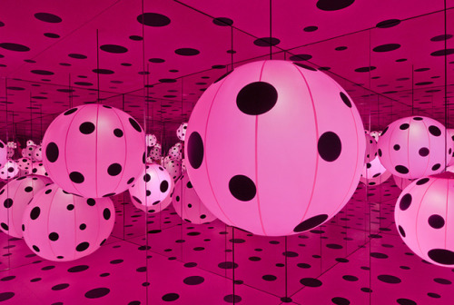 contemporary-art-blog:Yayoi Kusama, Six immersive infinity mirror rooms in the Hirshhorn Museum 