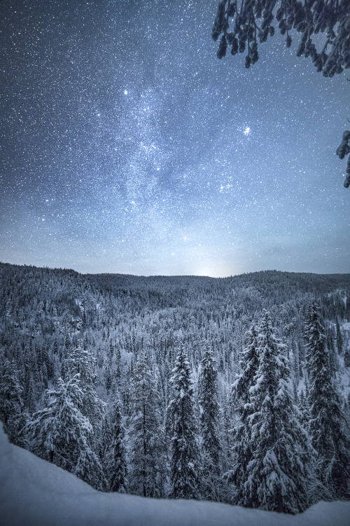 tiinatormanenphotography: Night. Dec 2016, Korouoma nature reserve, Finland. by Tiina Törmänen web FB IG STOCK Photo Tours 