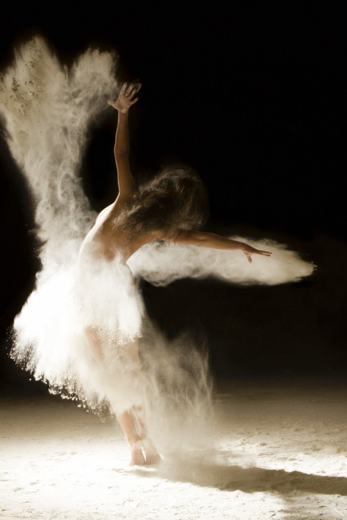 tribbing-over-my-words: ladylanabanana: Ludovic Florent&rsquo;s series “Poussières d’étoiles” (Stardust).  Fucking majestic 