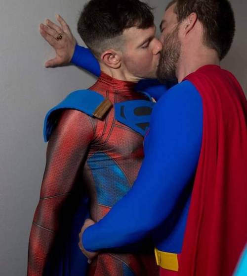 superheroes-in-gear: GayComicGeek