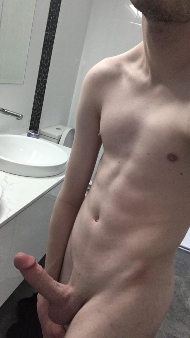 Been trying to work on my body so I was a little proud of this pic. 18 Australia