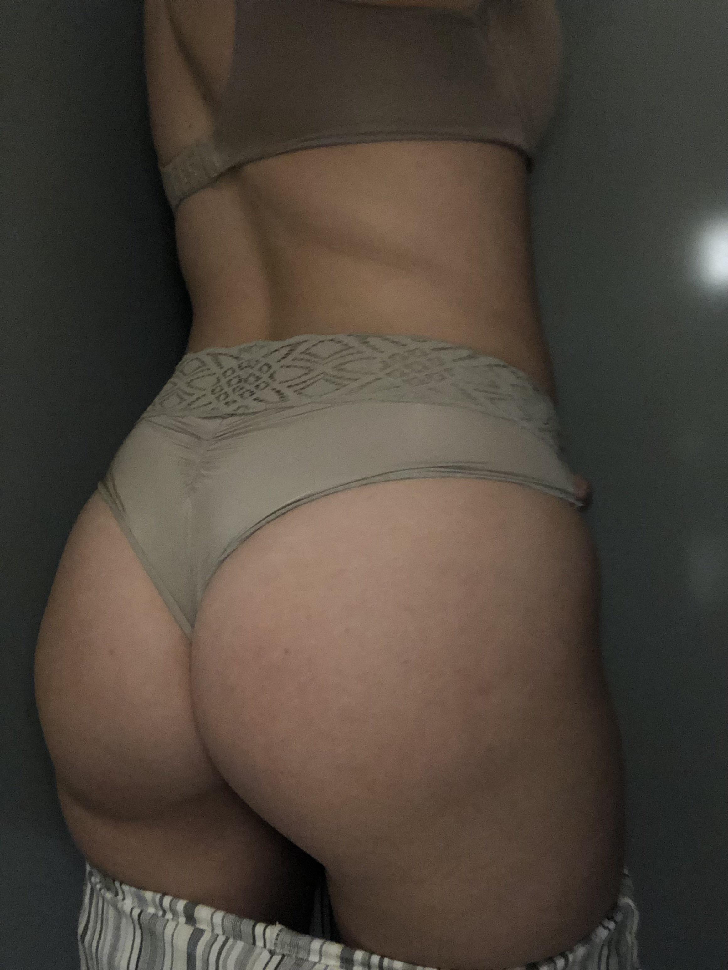 [F] My hubby swears that this subreddit would love this photo I took at the office today. Caught my boss checking out my ass so many times it started to make me wet