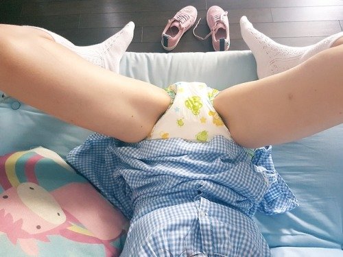 I love to wear a diaper under my summer dress 