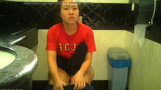 SG Chinese Teen Student (From ACJC) in toilet