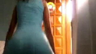 Girl dancing and showing your big ass to webcam