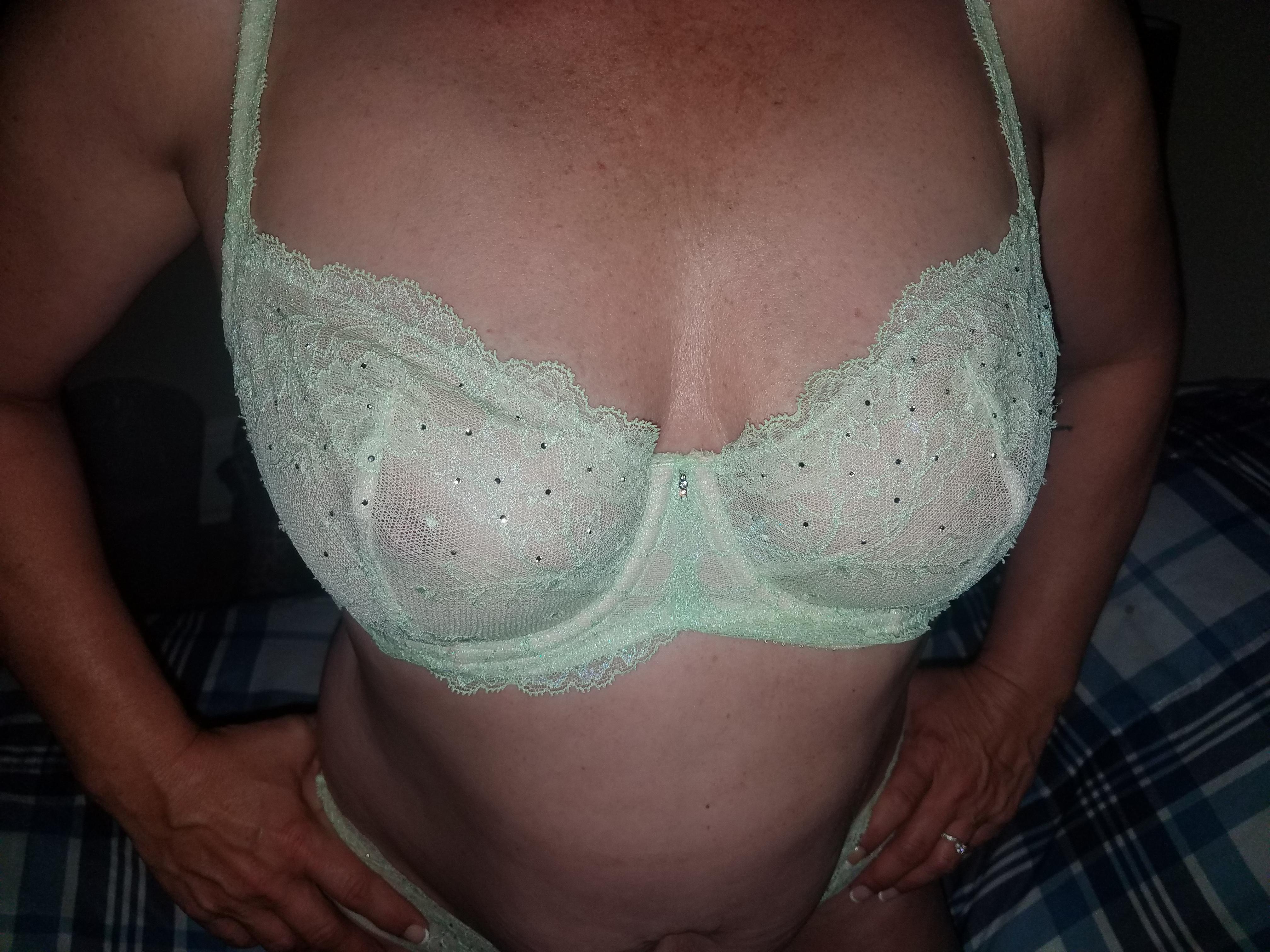 Hot Mom Tits!!!(43F)