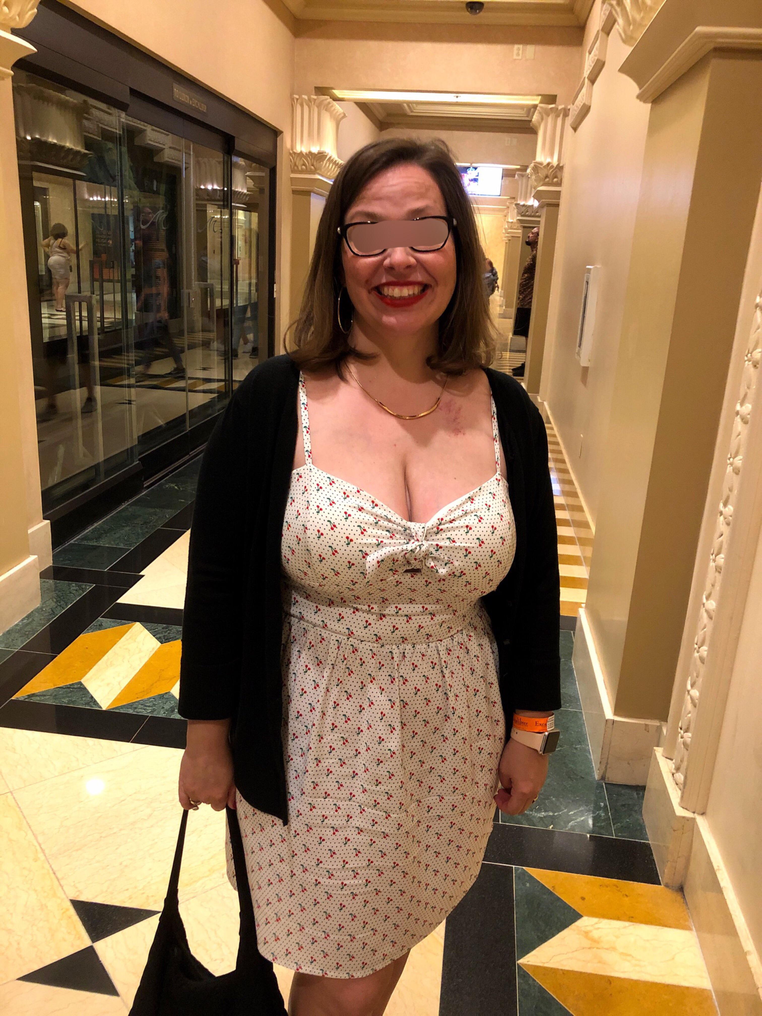 The epitome of a hot mom! [F]irst time in Vegas meant time for the tits to be on full display! Comments and PMs welcome!