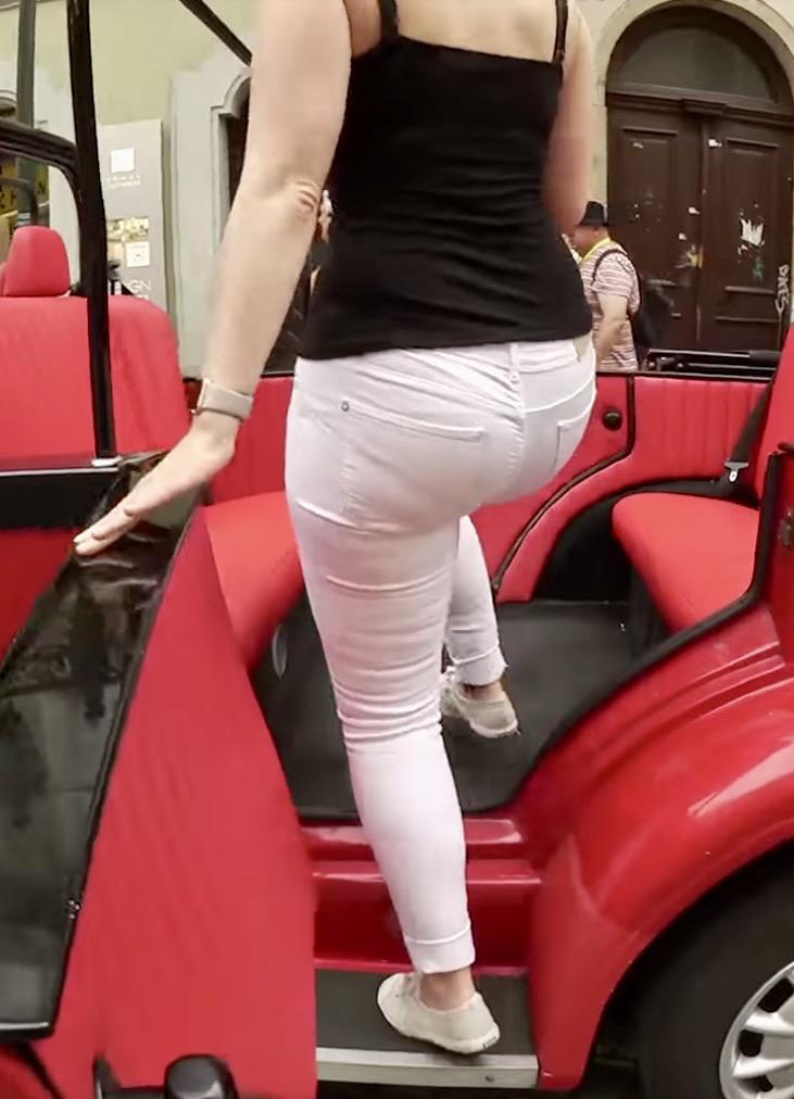 Lara Loft booty