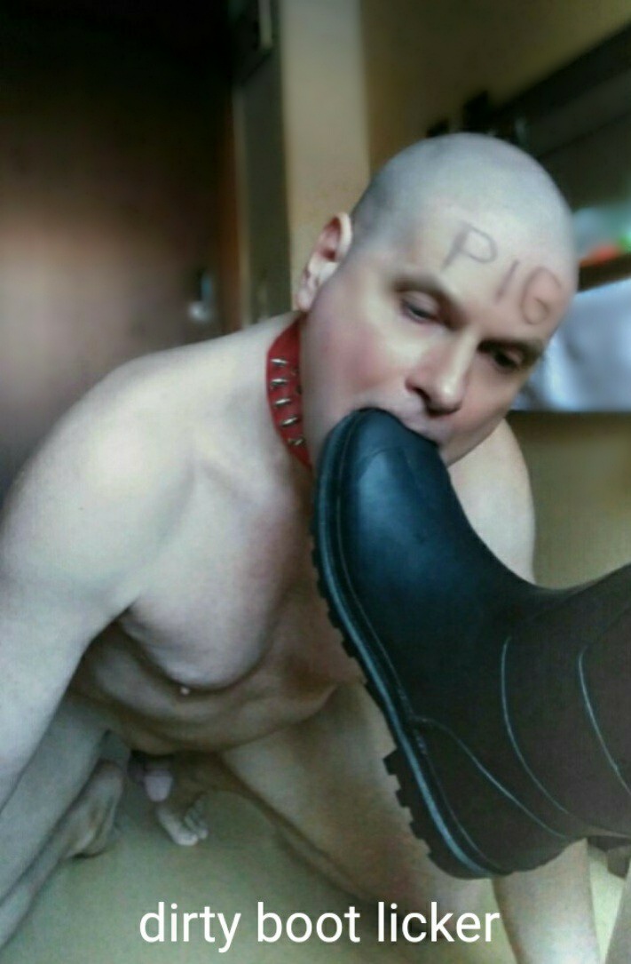 leather master humiliates boot licker online