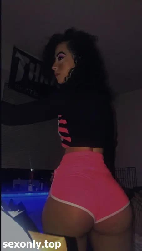 alicia rio danielle reage Miss Spank