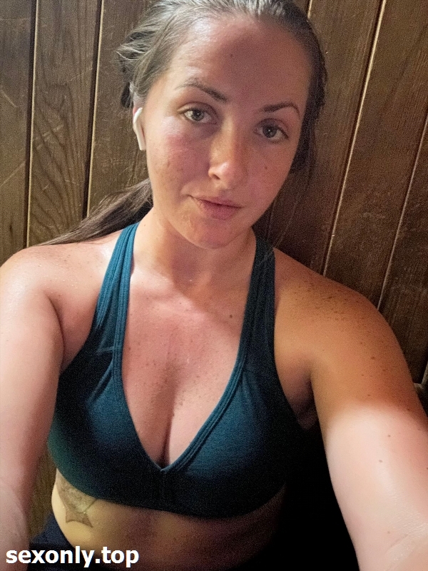 mariak_69 Cloe CrimsonGoddess