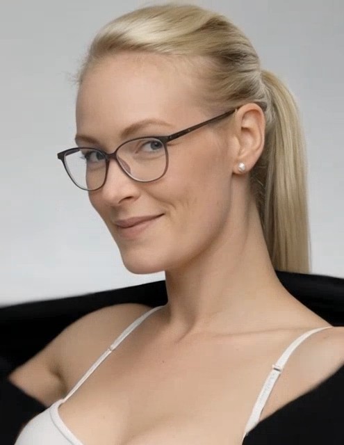 blonde beauty Andrea