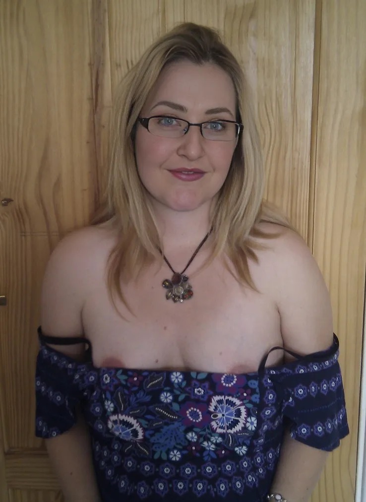 Melissa Boyer’s milf titties 