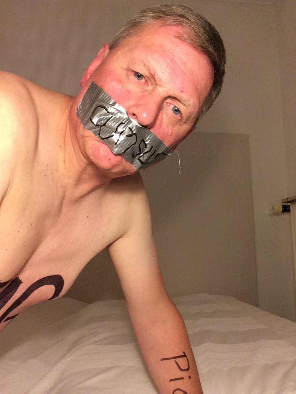 Faggot Lars Hviid just nudes exposed