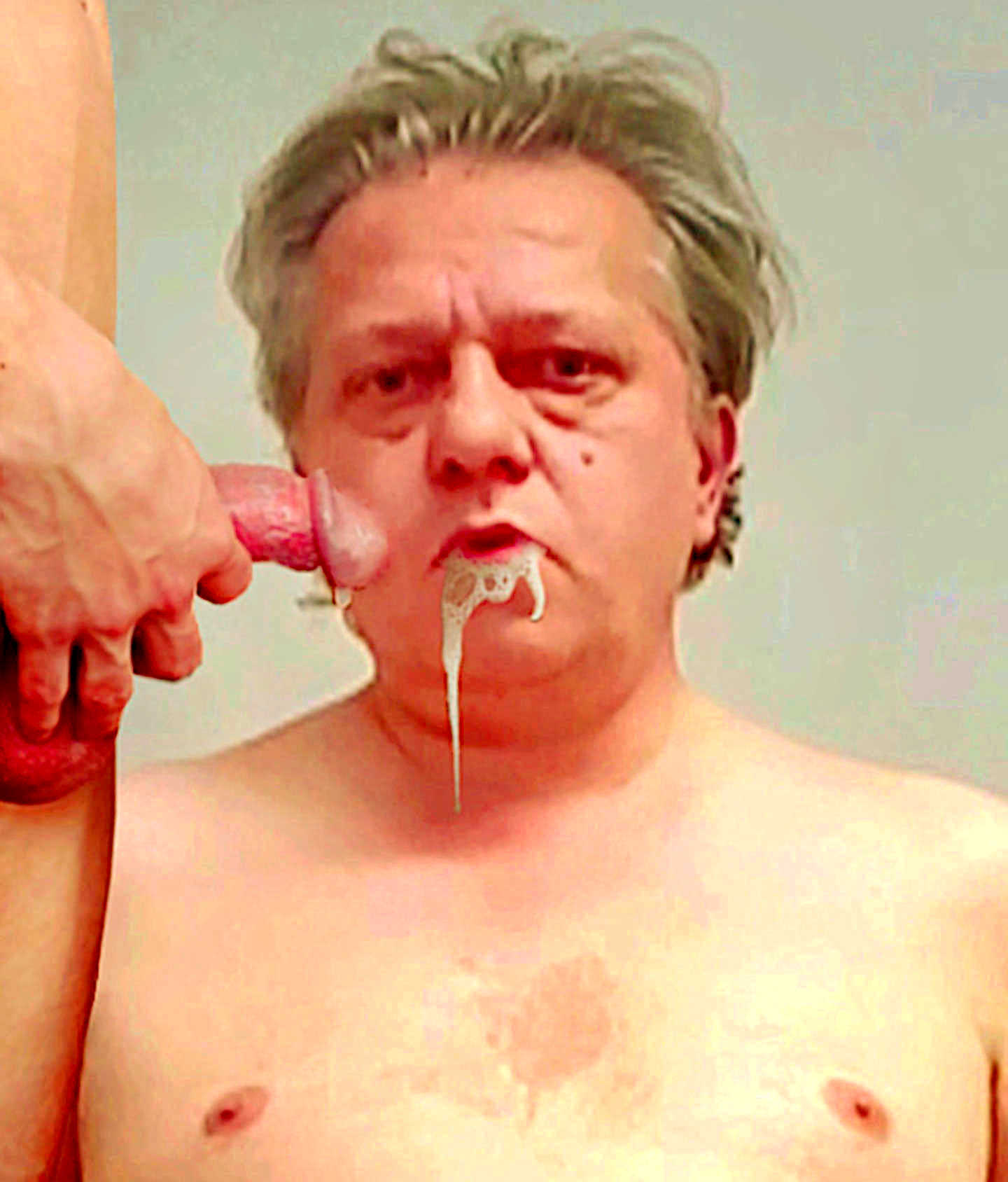 Maik Hüttner schluckt Sperma - Salinenstrasse Erfurt