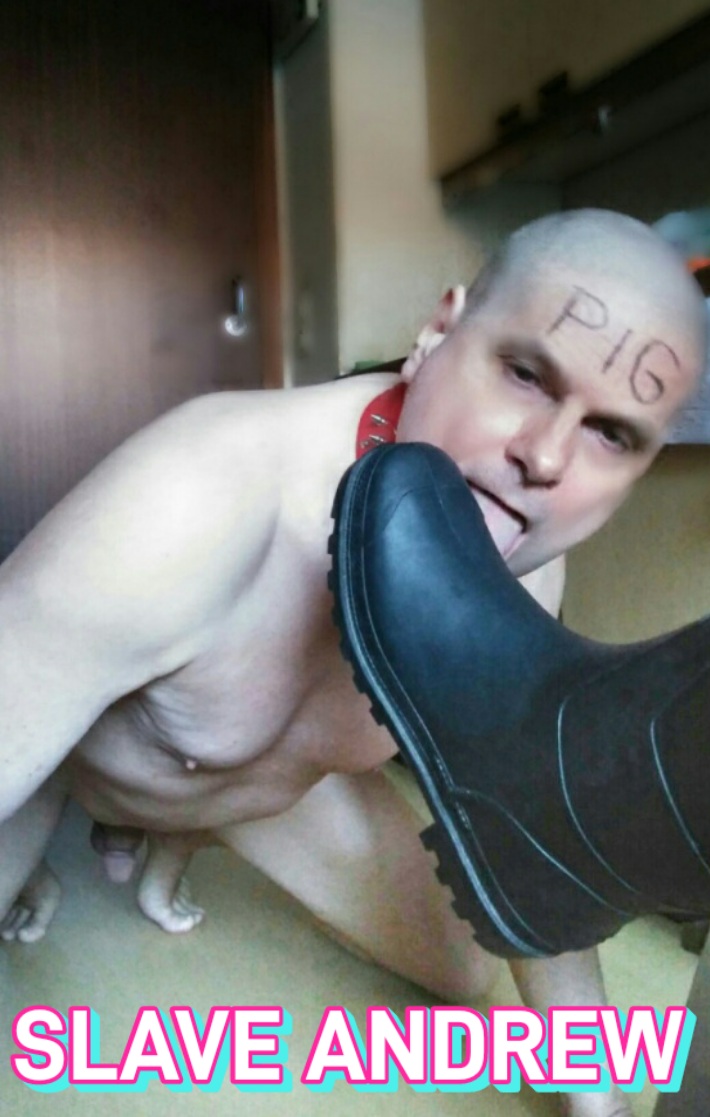 devote schwule drecksau leckt männern die stiefel