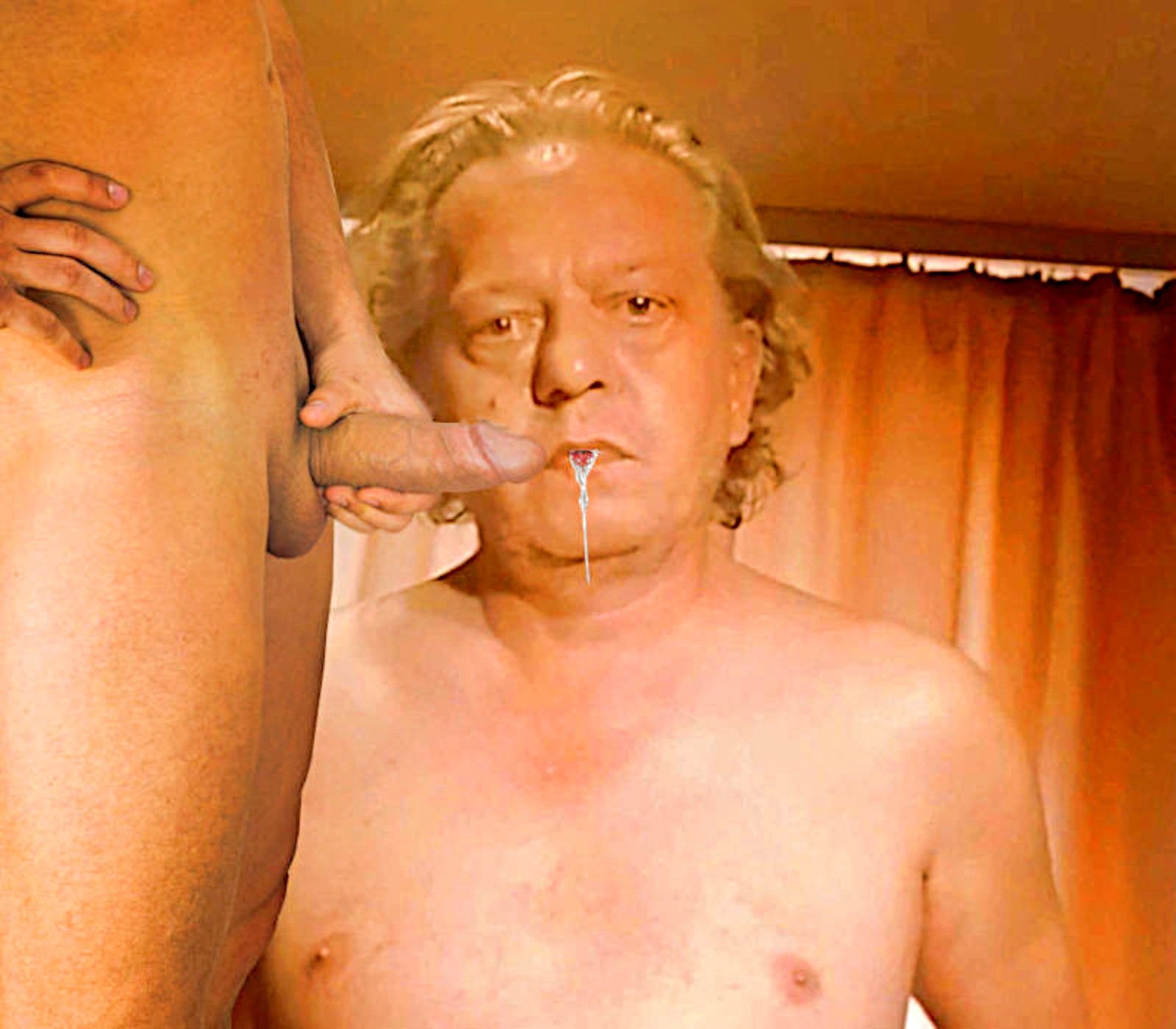 Maik Hüttner ist eine liebe Nutte und schluckt artig Sperma