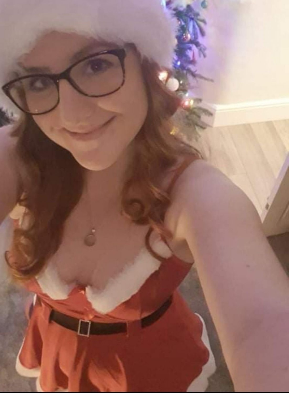 Cuck lost bed has to post unaware