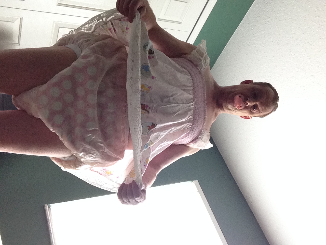 abdl diapered sissybaby peter went in thick nappies