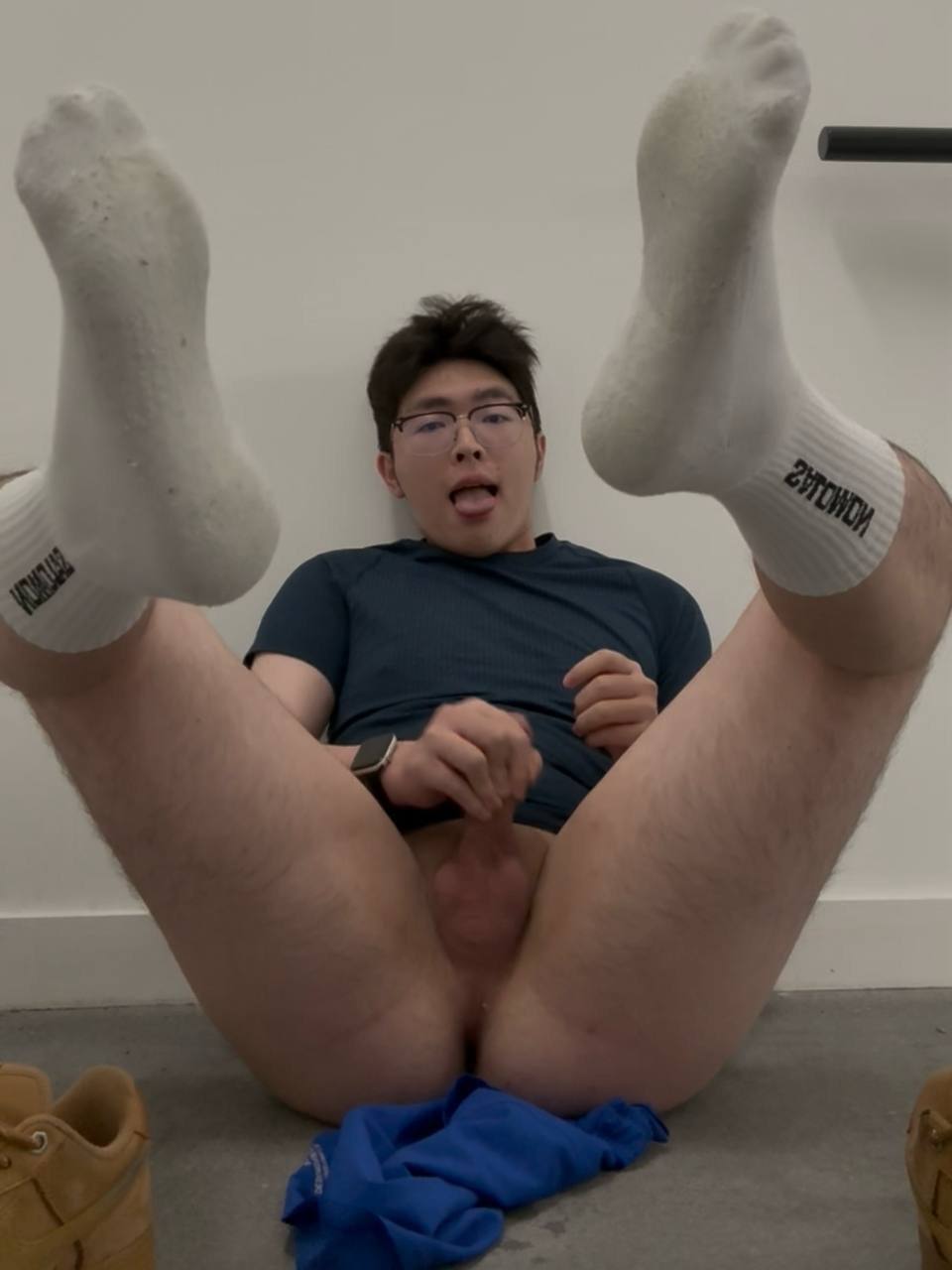 Fag Colin public exposure at stairwell Kik colinssub Tg colinrstj