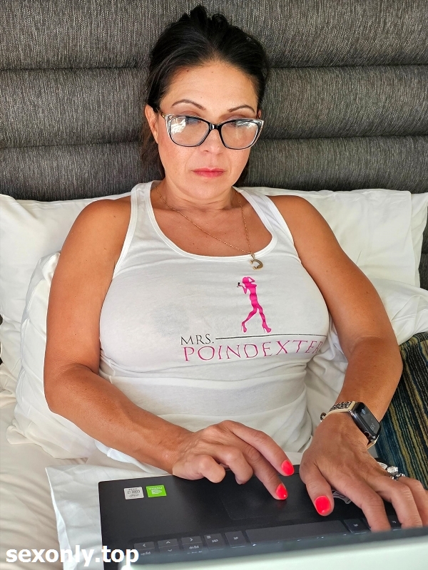 WeirdLilGeek babygirl8926 KKMocha