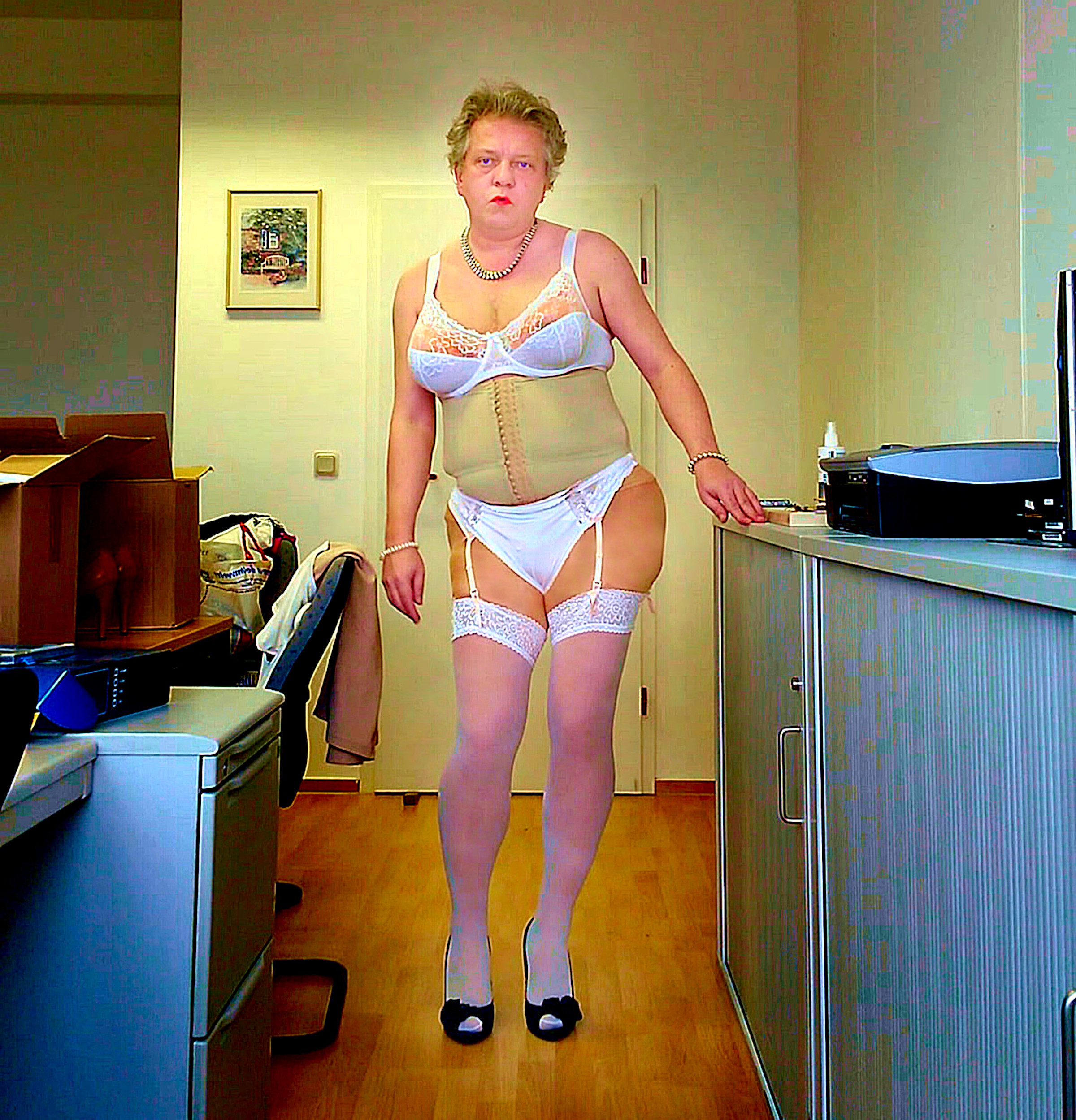 süße erfurter Prostituierte Maik Hüttner in sexy Dessous