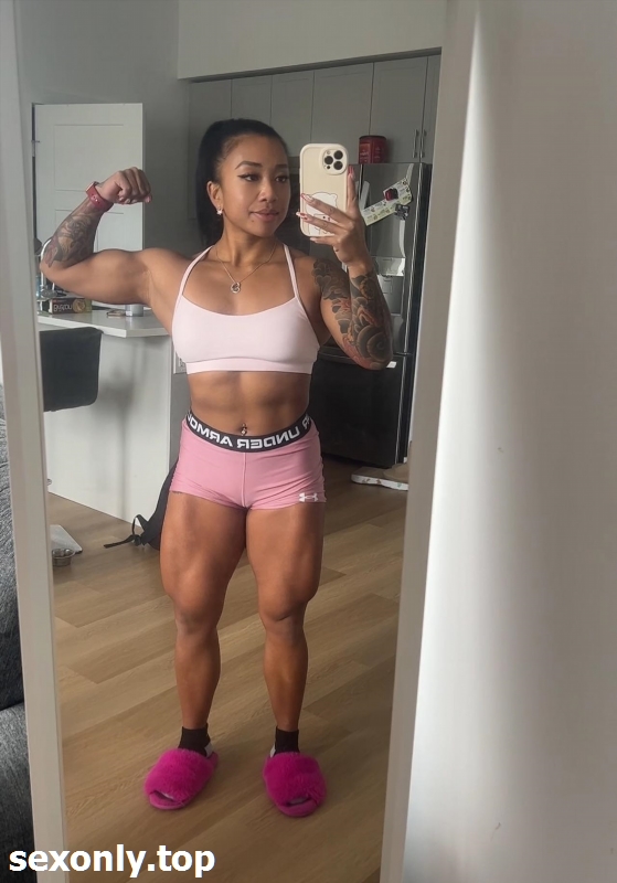 PrincessFootsies mercedezbbwbenz avri norwood